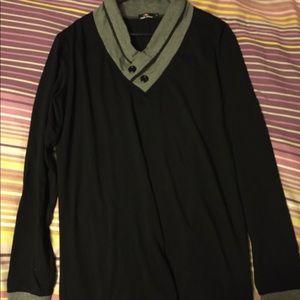 Black Pullover V-neck shirt